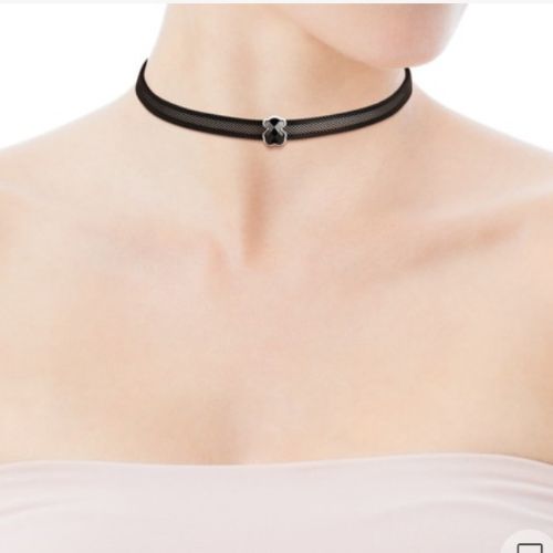 Tous choker negro