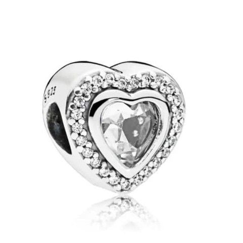 Charm corazon blanco resplandeciente